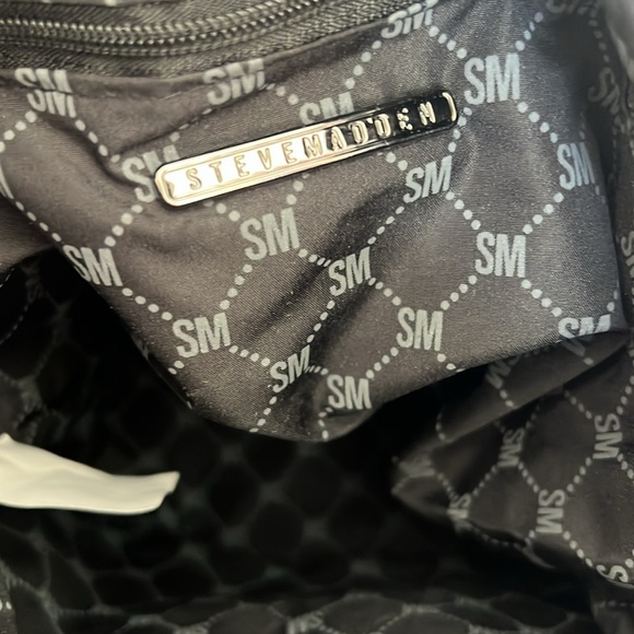 Steve Madden Bucket Bag Super Cute and Versatile! - Picture 6 of 12